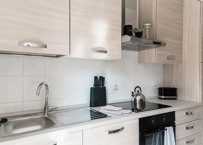 Lovely With Private Parking In Como