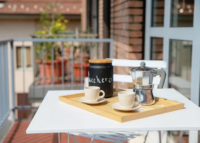 Lovely With Private Parking In