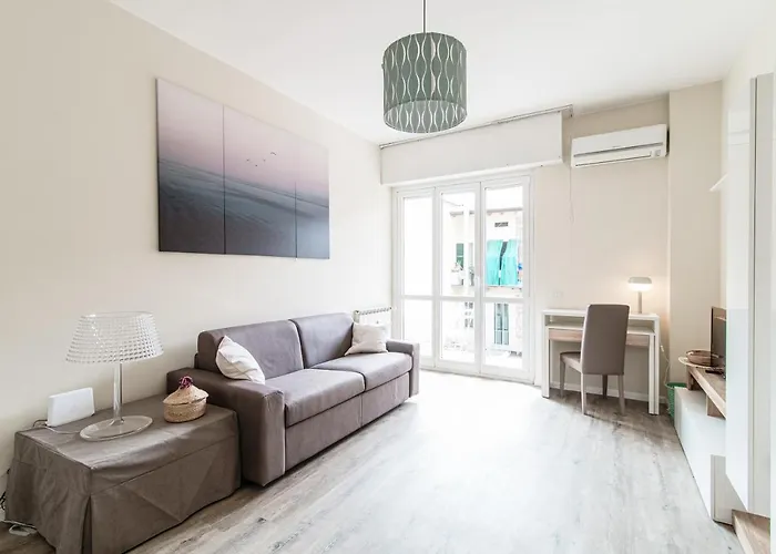 Lejlighed Lovely With Private Parking In Como