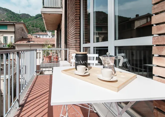 公寓 Lovely With Private Parking In