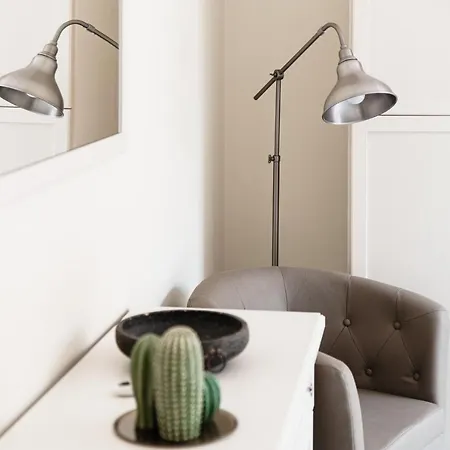 Lovely With Private Parking In Apartman